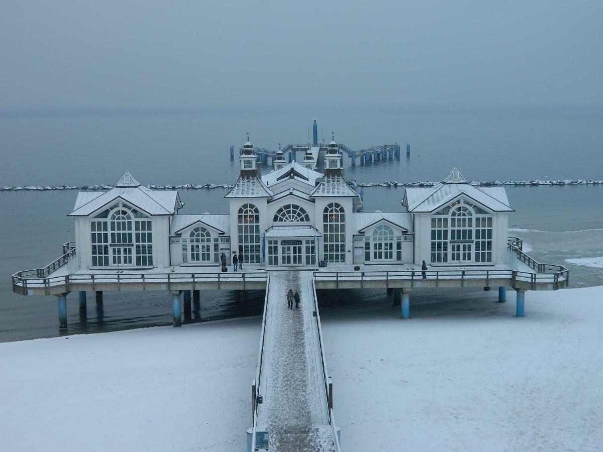 Ferienwohnung "Kranich" Im Ferien-Resort Ruegen ซาการ์ด ภายนอก รูปภาพ